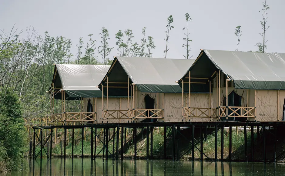 TENT HOTEL BAR 3