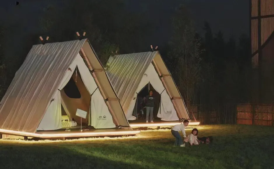 TENT HOTEL BAR 4