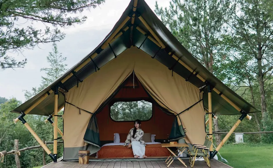 TENT HOTEL BAR 7