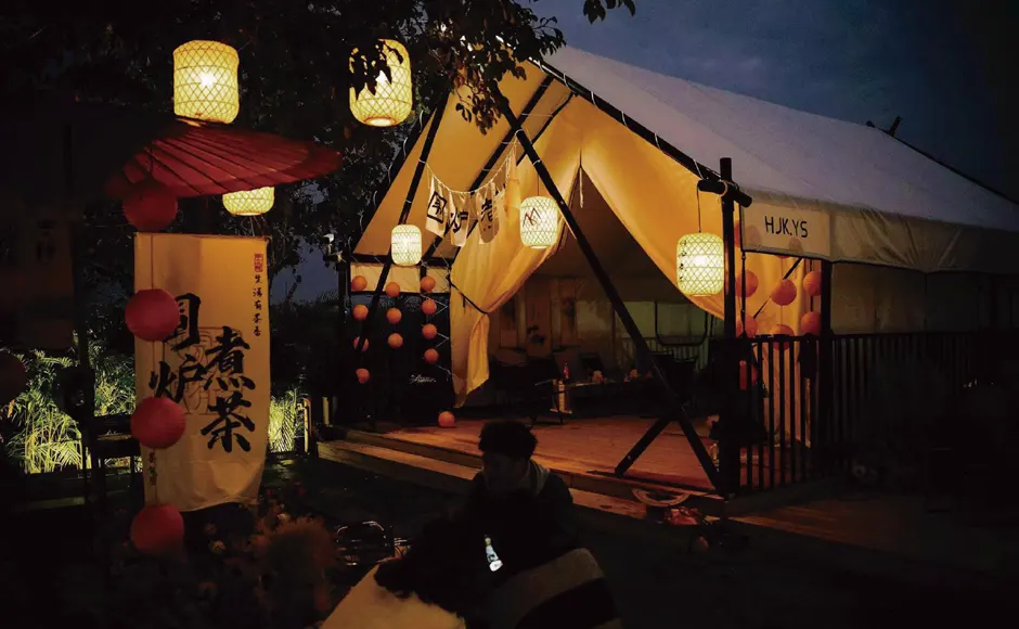 TENT HOTEL BAR 8